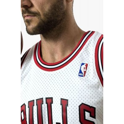 4. Mitchell & Ness Chicago Bulls NBA Swingman-Trikot Bulls 97-98 Dennis Rodman M SMJYAC18079-CBUWHIT97DRDN