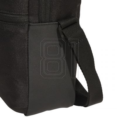 6. adidas Essentials Organizer-Tasche JM7152