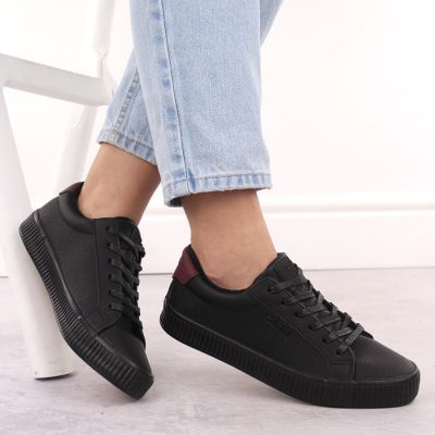 9. Isolierte Sneakers Big Star W OO274A462 INT2063B