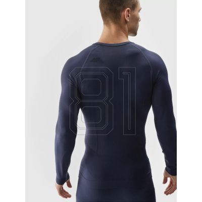 2. Thermoaktives Sweatshirt 4F M103 M 4FAW23USEAM103 31S