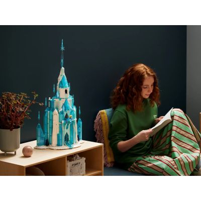 8. LEGO Disney Die Eiskönigin 43197 Eisschloss