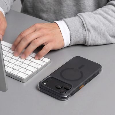 8. Tech-Protect MagAir MagSafe CC Hülle für iPhone 18 Pro / 17 Pro – mattschwarz
