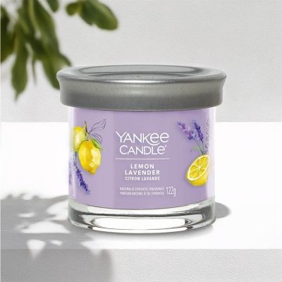 2. Kleine Kerze LEMON LAVENDER YANKEE