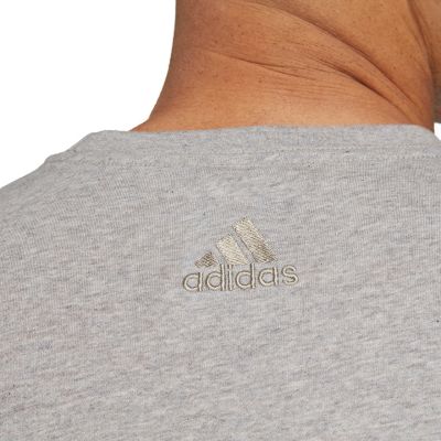 18. adidas Essentials Single Jersey Linear Logo-T-Shirt mit Stickerei M IC9277