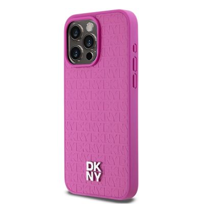 2. DKNY MagSafe-Hülle aus Leder mit Monogrammmuster und Metalllogo für iPhone 15 Pro Max, Pink