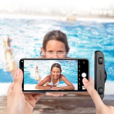 5. Ugreen LP186 60959 Hülle wasserdicht IPX8 für 4-6,5" Smartphone - Schwarz und Transparent
