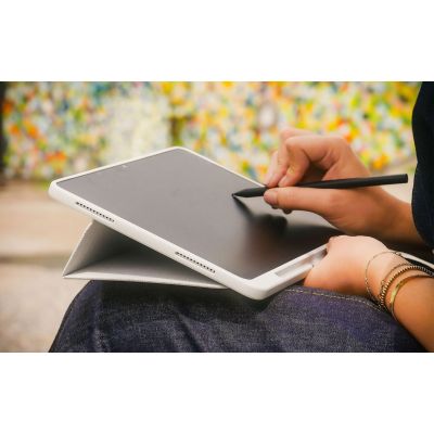12. Wacom MOVINKPAD 11 Zoll Hülle mit Ständer
