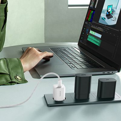 10. Baseus GaN5 25W USB-C Wandladegerät – Weiß