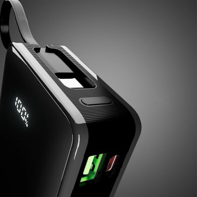 9. Powerbank SBS 20000 mAh 20W mit integriertem USB-C-Kabel und Digitalanzeige - schwarz