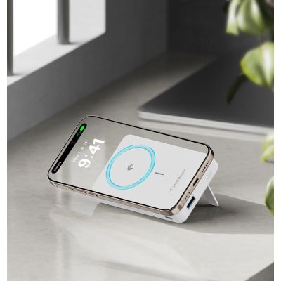 13. Powerbank Wozinsky WLWP-10KA0Y3WS 22,5W PD Qi2 10000 mAh, mit Ständer, 1x USB-A, 1x USB-C - weiß