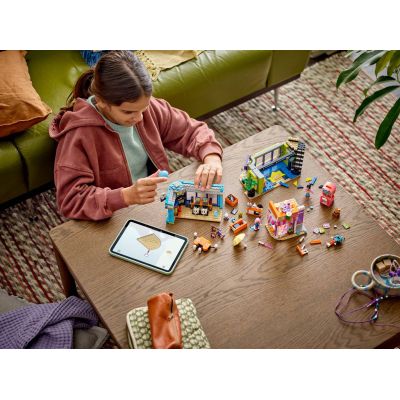 10. LEGO Friends 42674 – Spiele- und Comicladen