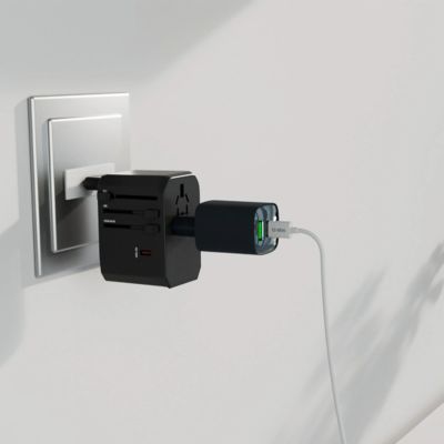 9. SBS Universal-GaN-Reiseadapter 70 W, 3x USB-C, 2x USB-A mit Tasche – Schwarz