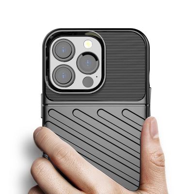 6. Thunder Case Flexibel Robuste Panzer Handyhülle TPU Schutzhülle für iPhone 13 Pro grün