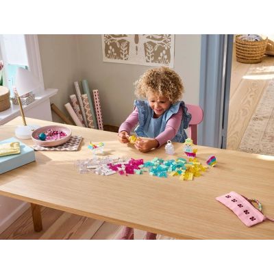 9. LEGO CLASSIC 11040 Zauberset mit transparenten Steinen