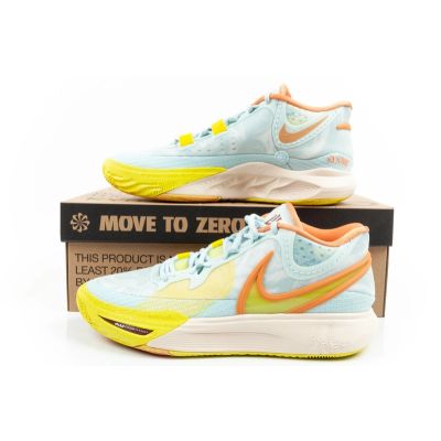 10. Nike Kyrie 8 Basketballschuhe – bequem und modisch