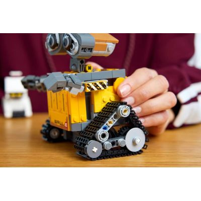 12. LEGO Disney Pixar 43279 WALL-E und EVE
