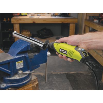 12. RYOBI EHT150V 150W Geradschleifer, Set mit 115 Zubehörteilen