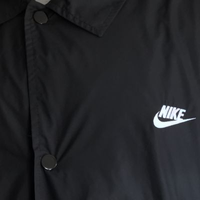 6. Nike Club Coaches Jacke Schwarz - FN3316-010
