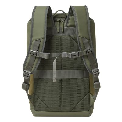 17. Rivacase Eden Rucksack Reiserucksack Olivgrünes gewachstes Leder (Pull-Up), Polyester, recyceltes Polyethylenterephthalat (rPET)