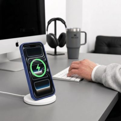 9. Tech-Protect Magmat Magsafe CC Hülle für iPhone 17 Pro / 18 Pro – Marineblau und Transparent