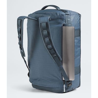 5. The North Face Base Camp Voyager Reisetasche 42L – Grau/Frostgrau