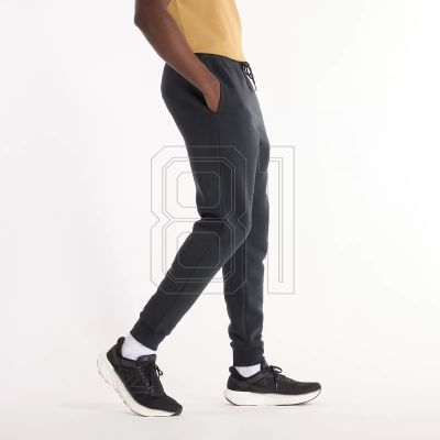 8. New Balance Sport Fleece Jogger Pants M MP43904BK