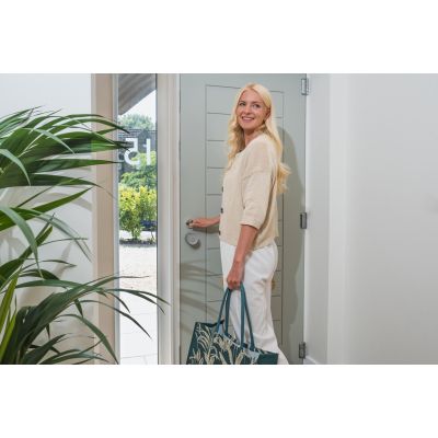 45. Yale Linus Smart Lock L2 Lite Schwarzes intelligentes Türschloss