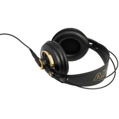 9. AKG K240 Studio – Ohraufliegender, halboffener Studio-Kopfhörer