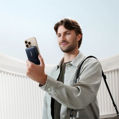 9. Baseus Nomos 10000mAh 30W Qi2 Powerbank mit MagSafe-kompatiblem Ständer und integriertem USB-C-Kabel – Schwarz