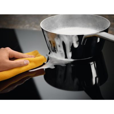 ELECTROLUX LIL61424C Induktionskochfeld mit 230-V-Stecker