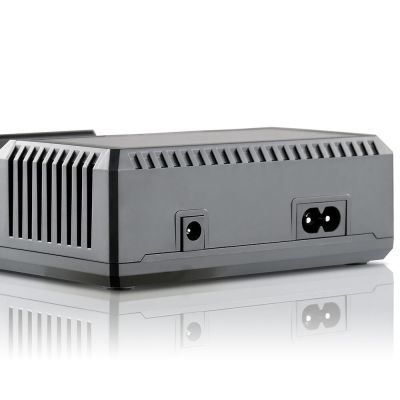 4. EVERACTIVE LADEGERÄT FÜR LI-ION- UND NI-MH-ZYLINDERAKKOPEN UC4200