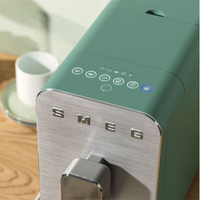 35. SMEG BCC13EGMEU Kaffeemaschine