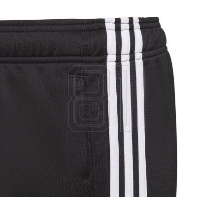 5. Adidas Designed 2 Move 3-Streifen Shorts Jr HI6833