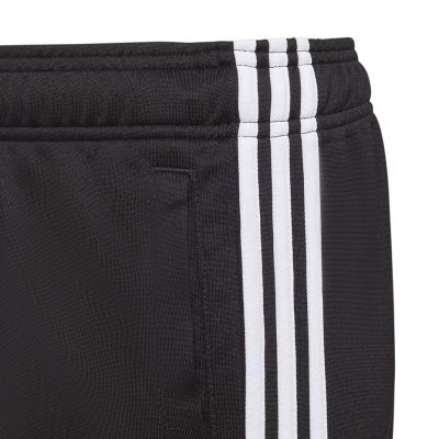 5. Adidas Designed 2 Move 3-Streifen Shorts Jr HI6833