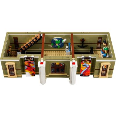 5. LEGO Icons 10326 Naturkundemuseum