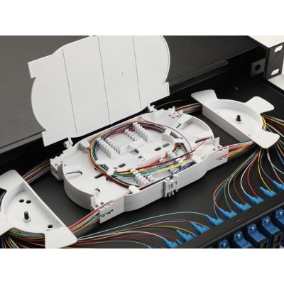 6. Equip 337310 1U Patchpanel