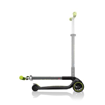 26. Globber Master Prime 3-Rad-Scooter / Schwarz - Limettengrün 664-106