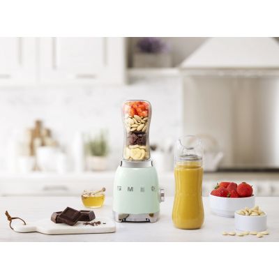 6. SMEG PBF01PGEU Sportmixer