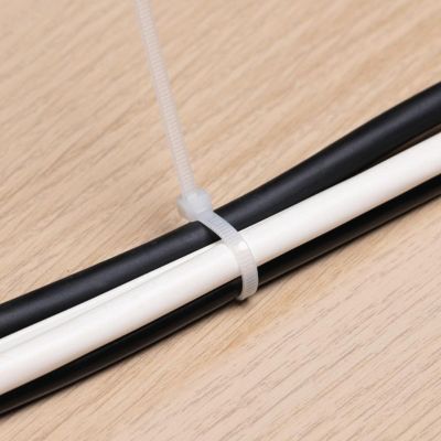 3. Kabelbinder von Rapsy, 200 Stück, 4 Größen, Black+Decker