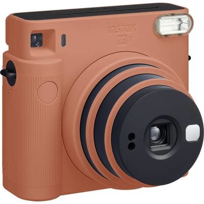 8. Fujifilm Instax Square SQ1 62 x 62 mm Orange