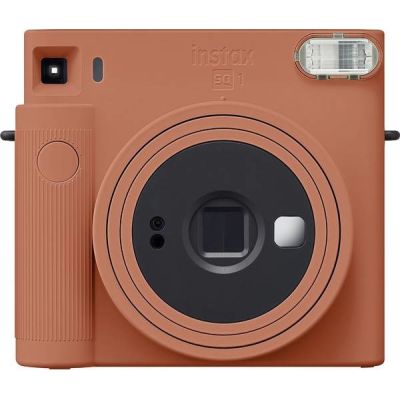 2. Fujifilm Instax Square SQ1 62 x 62 mm Orange
