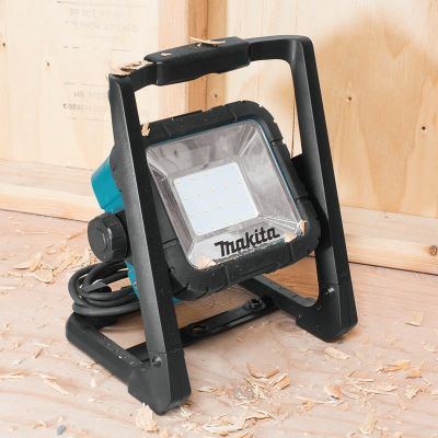 14. Bauleuchte 14,4/18 V/230 V LED DML805 MAKITA