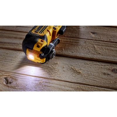 5. DeWALT DCS353D2-QW Akku-Universalschneidemaschine