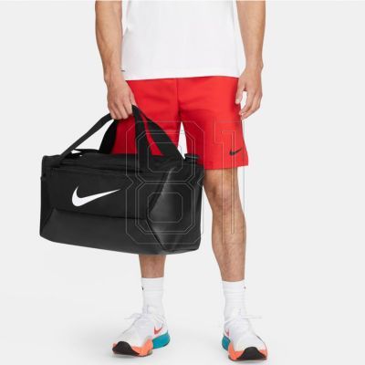 8. Nike Brasilia 9.5 Tasche DM3976 010