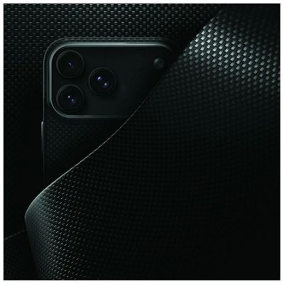 7. Uniq Keva EDGE Magclick Ladehülle für iPhone 18 Pro / 17 Pro – Schwarz