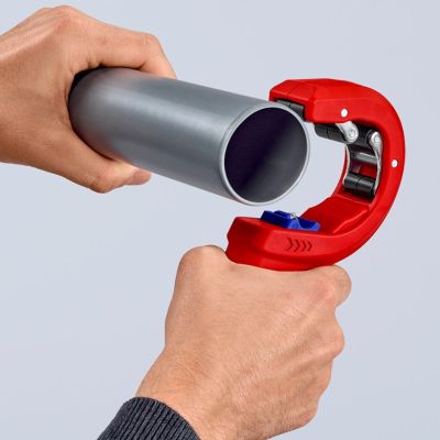 7. Knipex 90 23 01 BK Handrohrschneider