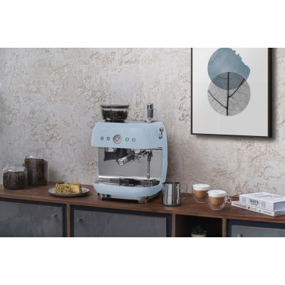 16. Smeg EGF03PBEU Kaffeemaschine, manuelle Espressomaschine, 2,4 l