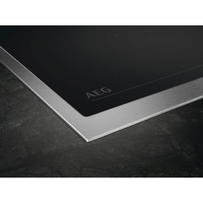 AEG TN64RA06XB Schwarzer Einbauherd 60 cm Keramik 4 Kochzonen