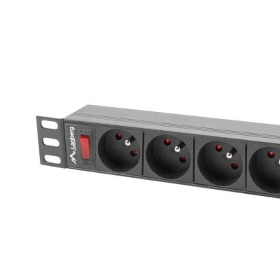 2. Lanberg PDU-09E-0300-BK RACK Steckdosenleiste (7 x UTE; 16 A (3680 W); 3 m; schwarz)