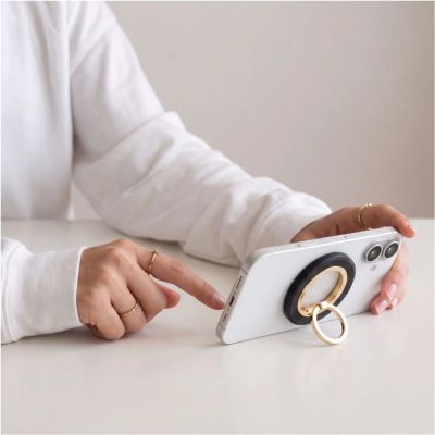 15. Tech-Protect MMR700 Lamano MagSafe Magnetische Handyhalterung – Schwarz und Gold